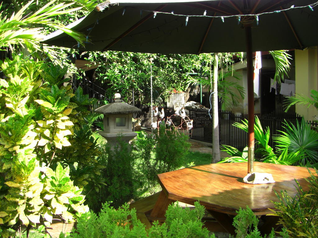 Charly'S Guest House Granada Exterior photo