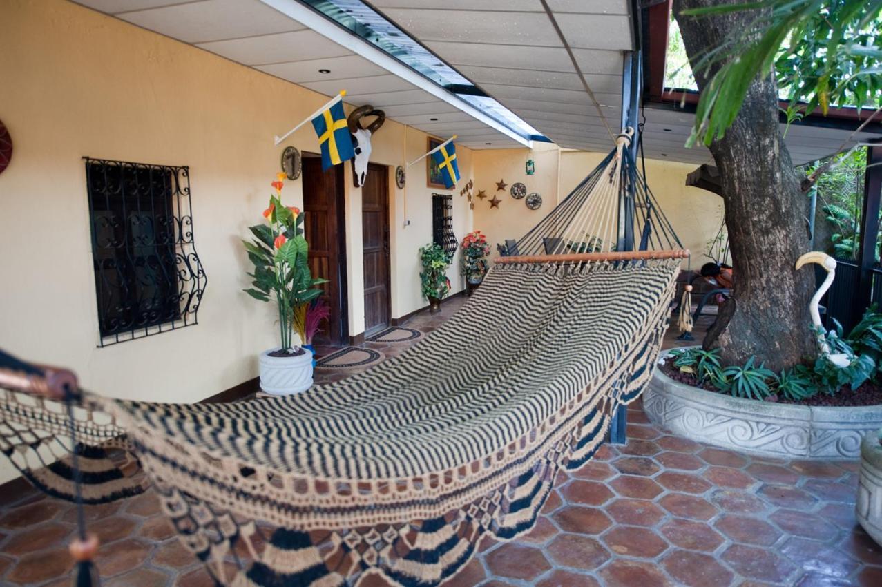 Charly'S Guest House Granada Exterior photo